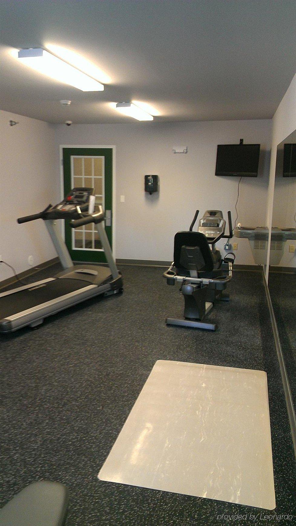 Red Roof Inn & Suites Dickinson Bagian luar foto