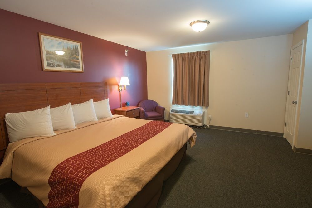 Red Roof Inn & Suites Dickinson Bagian luar foto